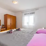 Awesome In With House Sea View