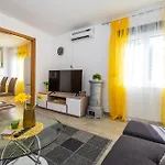 Awesome In With House Sea View * Rovanjska