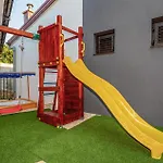 Awesome In With House Sea View