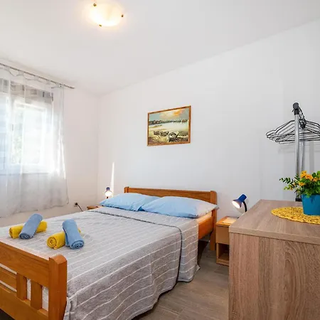 Apartamento Beautiful In With Wifi Rovanjska