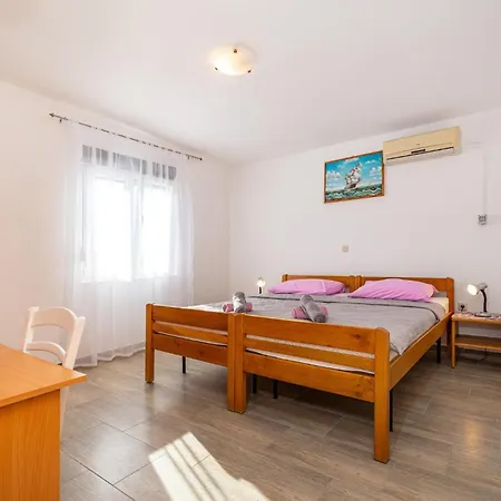 Apartamento Beautiful In With Wifi Rovanjska