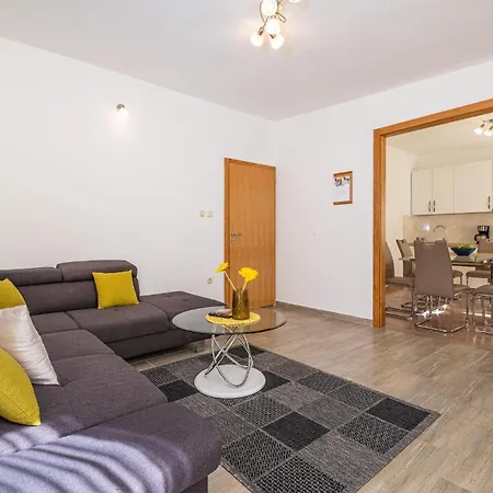 Beautiful In With Wifi Apartamento Rovanjska